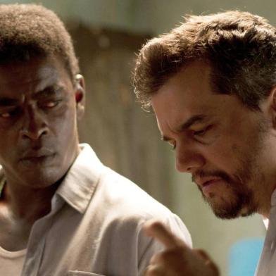 Seu Jorge e Wagner Moura no set de Marighella