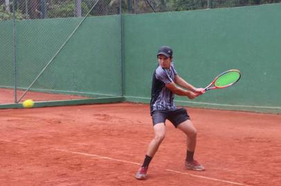  Gustavo Tedesco, de Caxias do Sul, está na final do Banana Bowl, na categoria sub-14.