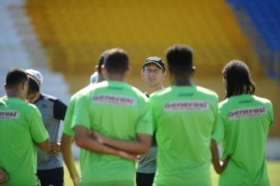 VERANÓPOLIS, RS, BRASIL (06/02/2019)Treino do Veranópolis. Na foto, técnico Sananduva. (Antonio Valiente/Agência RBS)