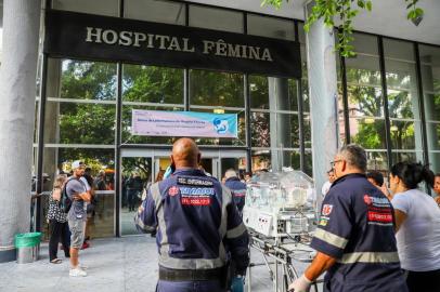  PORTO ALEGRE, RS - BRASIL - 16/02/2019 -  Incêndio atinge Hospital Fêmina, em Porto Alegre. Prédio na Rua Mostardeiro pegou fogo na tarde deste sábado; chamas já foram controladas (OMAR FREITAS \ AGÊNCIA RBS)