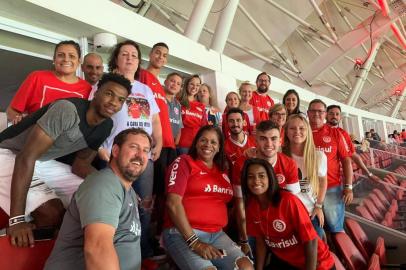 Família enche camarote para primeira partida de Pedro Lucas como titular do Inter do Beira-Rio