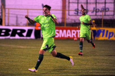  VERANÓPOLIS, RS, BRASIL, 17/02/2019 - Veranópolis e Juventude se enfrentam as 18 horas, no Estádio Antonio David Farina, em Veranópolis. Jogo válido pela 7ª rodada da primeira fase do Campeonato Gaúcho. (Marcelo Casagrande/Agência RBS)