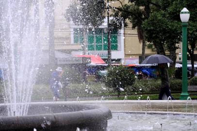  CAXIAS DO SUL, RS, BRASIL (15/02/2019)Dia chuvoso em Caxias do Sul. Temperatura de 18 graus.(Antonio Valiente/Agência RBS)