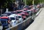 Contra taxas e exames, taxistas protestam em Porto Alegre