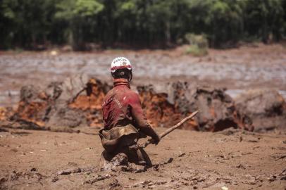  BRUMADINHO, MG, BRASIL - 2019.01.28 - Operação de buscas pelos bombeiros no Parque das Cachoeiras, em Brumadinho (Foto: ANDRÉ ÁVILA/ Agência RBS)Indexador: Andre Avila--------A barragem 1 do complexo Mina do Feijão, da mineradora Vale, na região do Córrego do Feijão,  rompeu sexta-feira 25/01/2019, em Brumadinho, Região Metropolitana de Belo Horizonte. As fotos mostram os estragos causados pela invasão  dos rejeitos de minério, lama, na região.----