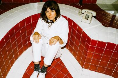 A cantora australiana Courtney Barnett, sensação do rock indie.