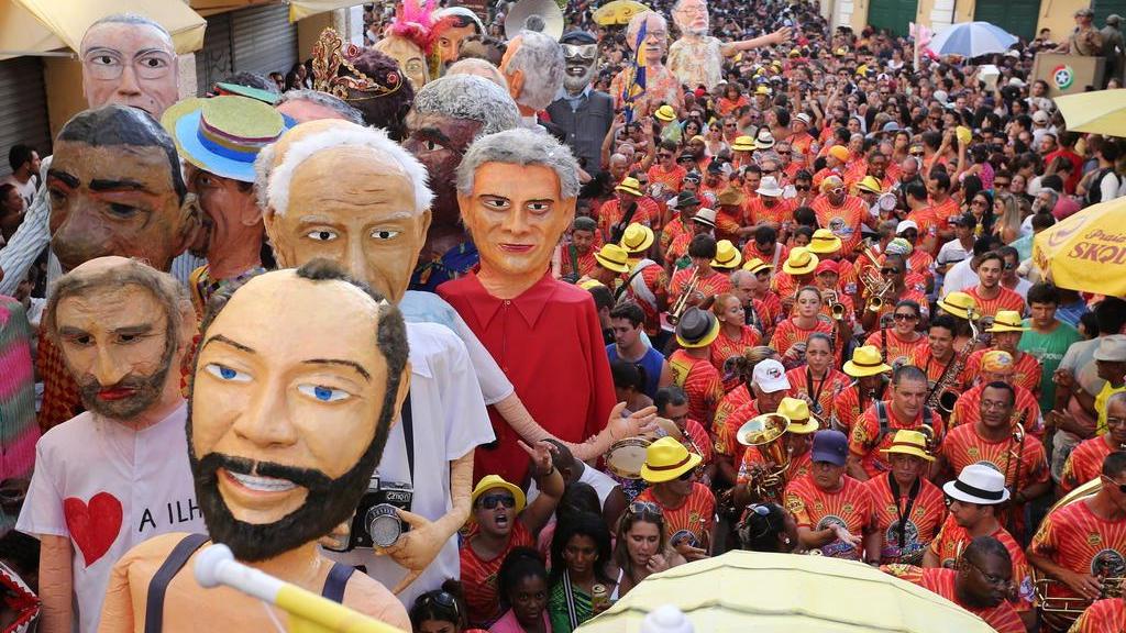 Carnaval de rua de Florianópolis terá shows nacionais gratuitos e  bloquinhos pelos bairros
