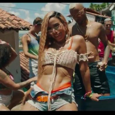 Bola Rebola, Anitta, J Balvin