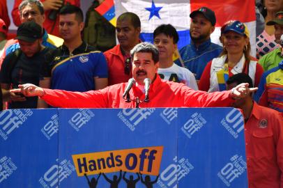 Nicolás Maduro, presidente da Venezuela, discursa contra ajuda humanitária proposta pela oposição venezuelana