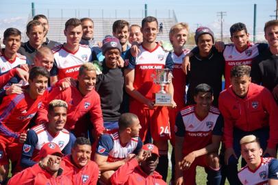 Ex-zagueiro do Grêmio, Bressan é campeão de torneio de pré-temporada com o Dallas FC, dos Estados Unidos (EUA)