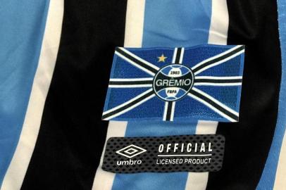 Adesivo da bandeira do Grêmio poderá ser colado na camiseta 