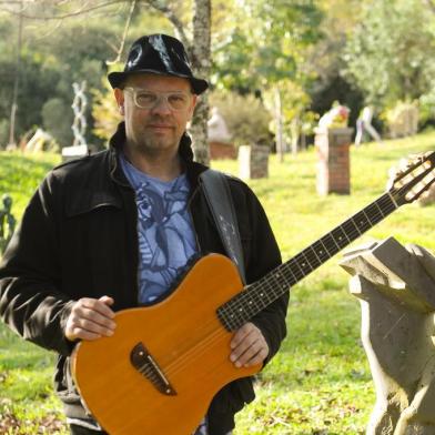 Pietro Ferretti lança DVD com músicas autorais na Festa da Uva