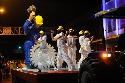  CAXIAS DO SUL, RS, BRASIL (26/02/2019Desfile da Fest da Uva 2019 na rua Sinimbu (Antonio Valiente/Agência RBS)