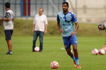  CAXIAS DO SUL, RS, BRASIL (15/02/2019)Treino do SER Caxias no CT. Na foto, zagueiro Thiago Salles (Antonio Valiente/Agência RBS)