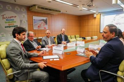 Brasília, DF 27/02/2019: O vice-prefeito, Gustavo Paim, e a secretária municipal de Planejamento e Gestão, Juliana Castro, participaram nesta quarta-feira (27), em Brasília, de reunião com o ministro do Turismo, Marcelo Álvaro Antônio. Foto: Roberto Castro/MTur