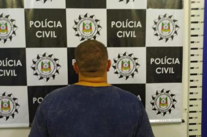 Um homem de 25 anos foi preso preventivamente por estelionato na quarta-feira (27) em Caxias do Sul. Ele teria se passado por um mecânico para testar um quadriciclo, porém não retornou mais ao local combinado com a vítima. 