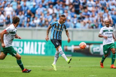 O atacante Everton em jogo do Grêmio contra o Avenida na Arena, pelo Gauchão.