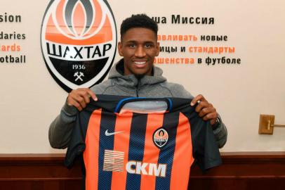 Atacante Tetê veste a camisa do Shakhtar Donetsk