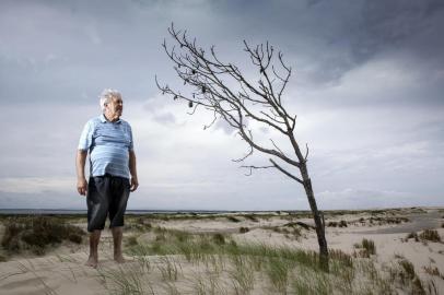  CIDREIRA, RS, BRASIL, 01/03/2019 - Moradores afirmam: Cidreira tem um portal para outra dimensão.Jorge Guglieri e a mulher Marlene Guglieri, relatam avistamentos de ovnis em Cidreira. (FOTOGRAFO: JEFFERSON BOTEGA / AGENCIA RBS)Indexador: Jefferson Botega