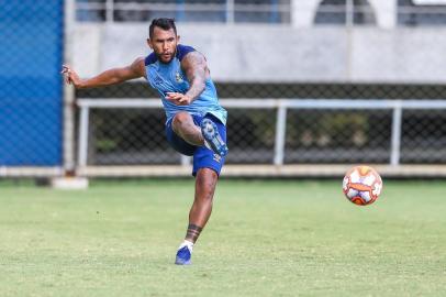 RS - FUTEBOL/TREINO GREMIO  - ESPORTES - Jogadores do Gremio realizam treino durante a tarde desta terca-feira no Centro de Treinamentos Luiz Carvalho, na preparacao para o Campeonato Gaucho 2019. FOTO: LUCAS UEBEL/GREMIO FBPA