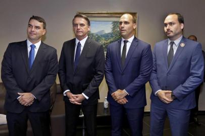  Deputado Jair Bolsonaro com seus filhos, antes da cerimônia de diplomação de Bolsonaro como presidente da república eleito. Brasília-DF, 10/12/2018Foto: Roberto Jayme/Ascom/TSE