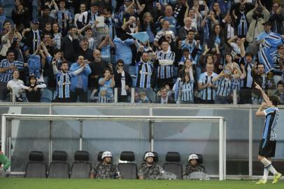  PORTO ALEGRE, RS, BRASIL, 16/08/2015: Campeonato Brasileiro - 19ª Rodada, Grêmio x Joinville na Arena do Grêmio.(Foto: FERNANDO GOMES/ AGENCIA RBS)Jogador Galhardo faz o segundo gol, Grêmio 2x1 Joinville