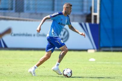 RS - FUTEBOL/TREINO GREMIO  - ESPORTES - Jogadores do Gremio realizam treino durante a manha deste sÃ¡bado no Centro de Treinamentos Luiz Carvalho, na preparacao para a Libertadores da America 2019. FOTO: LUCAS UEBEL/GREMIO FBPA