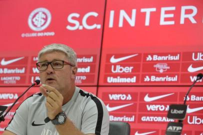  PORTO ALEGRE, RS, BRASIL, 04-03-2019: O técnico do Inter, Odair Hellmann, durante coletiva antes de viajar com o time para o Chile para jogo da Libertadores. (Foto: Mateus Bruxel / Agência RBS)