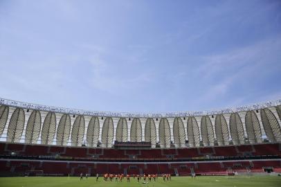 PORTO ALEGRE, RS, BRASIL, 04-03-2019: Internacional treina no estádio Beira-Rio antes de viajar ao Chile para a Libertadores. (Foto: Mateus Bruxel / Agência RBS)