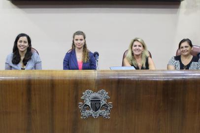 Denise Pessôa (PT), Tatiane Frizzo (SD), Paula Ioris (PSDB) e Gládis Frizzo (MDB), vereadores de Caxias do Sul. 