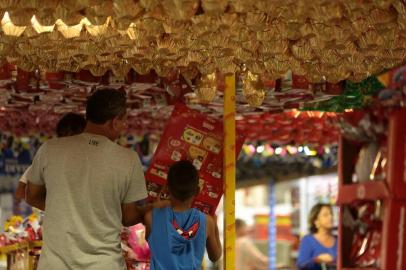  PORTO ALEGRE, RS, BRASIL - 2017.03.27 - Mercado se prepara para vendas de ovos de chocolate para a Páscoa. (Foto: ANDRÉ ÁVILA/ Agência RBS)Indexador: Andre Avila