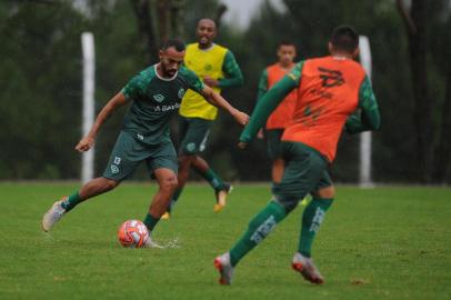  CAXIAS DO SUL, RS, BRASIL, 05/03/2019. Treino do Juventude no CT. O Ju se prepara para enfrentar o Caxias no clássico Ca-Ju, no próximo domingo. A partida é válida pelo Campeonato Gaúcho 2019. Na foto, atacante Dalberto. (Porthus Junior/Agência RBS)Indexador: Felipe Nyland                   