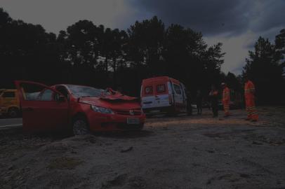  CAXIAS DO SUL, RS, BRASIL (06/03/2019)acidente em trevo de acesso a Fazenda Souza deixa duas pessoas feridas. (Antonio Valiente/Agência RBS)