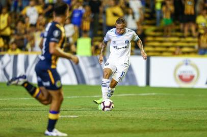 Gremio x Rosario CentralRS - FUTEBOL/CONMEBOL LIBERTADORES 2019/GREMIO X ROSARIO CENTRAL- ESPORTES - Lance da partida entre Gremio e Rosari Central disputada na noite desta terca-feira, no Estadio Gigante de Arroyito, valida pela  Conmebol Libertadores 2019. FOTO: LUCAS UEBEL/GREMIO FBPAEditoria: SPOIndexador: Lucas UebelSecao: futebolFonte: Gremio.netFotógrafo: Gremio x Rosario Central