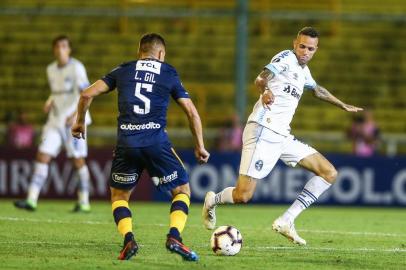 Gremio x Rosario CentralRS - FUTEBOL/CONMEBOL LIBERTADORES 2019/GREMIO X ROSARIO CENTRAL- ESPORTES - Lance da partida entre Gremio e Rosari Central disputada na noite desta terca-feira, no Estadio Gigante de Arroyito, valida pela  Conmebol Libertadores 2019. FOTO: LUCAS UEBEL/GREMIO FBPAEditoria: SPOIndexador: Lucas UebelSecao: futebolFonte: Gremio.netFotógrafo: Gremio x Rosario Central