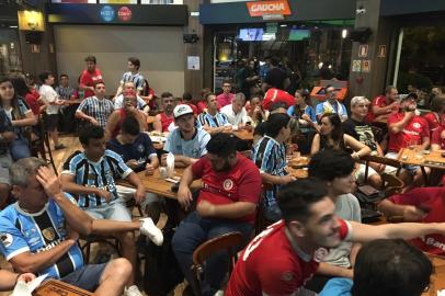 Torcedor de Grêmio e Inter no Gaúcha Sports Bar