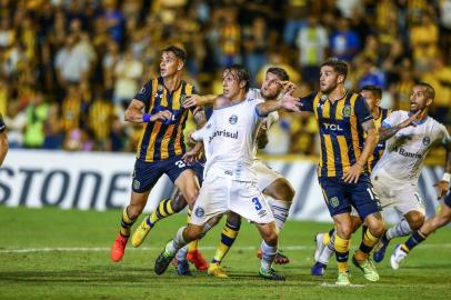 Gremio x Rosario CentralRS - FUTEBOL/CONMEBOL LIBERTADORES 2019/GREMIO X ROSARIO CENTRAL- ESPORTES - Lance da partida entre Gremio e Rosari Central disputada na noite desta terca-feira, no Estadio Gigante de Arroyito, valida pela  Conmebol Libertadores 2019. FOTO: LUCAS UEBEL/GREMIO FBPAEditoria: SPOIndexador: Lucas UebelSecao: futebolFonte: Gremio.netFotógrafo: Gremio x Rosario Central