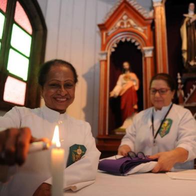  CAXIAS DO SUL, RS, BRASIL, 08/03/2019 - O Tá na Festa 13 apresenta Dona Jovelina e sua amiga participam da comunidade da igreja de são Pelegrino, e durante a festa da uva dão apoio aos padres que vão rezar a missa nos pavilhões. (Marcelo Casagrande/Agência RBS)