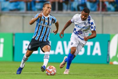 Volante Darlan fez sua estreia entre os profissionais do Grêmio contra o São José