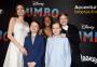 FOTOS: Angelina Jolie posa com os filhos no tapete vermelho de "Dumbo"