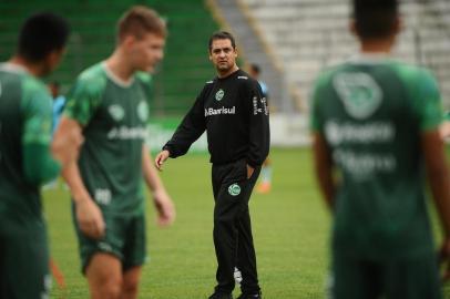  CAXIAS DO SUL, RS, BRASIL (12/03/2019)Jogo treino Juventude x Lajeadense no Estádio Alfredo Jaconi. Na foto, novo técnico do Juventude Marquinhos Santos. (Antonio Valiente/Agência RBS)