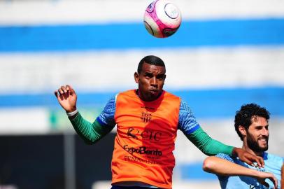 BENTO GONÇALVESL, RS, BRASIL, 14/02/2019. Treino do Esportivo no estádio Montanha dos Vinhedos. O Esportivo se prepara para disputar a Divisão de Acesso do Campeonato Gaúcho. Na foto, atacante Zulu. (Porthus Junior/Agência RBS)