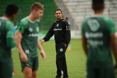  CAXIAS DO SUL, RS, BRASIL (12/03/2019)Jogo treino Juventude x Lajeadense no Estádio Alfredo Jaconi. Na foto, novo técnico do Juventude Marquinhos Santos. (Antonio Valiente/Agência RBS)