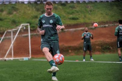  CAXIAS DO SUL, RS, BRASIL, 13/03/2019 - Juventude treina sob comando do novo técnico, Marquinhos Santos. NA FOTO: volante Moisés. (Marcelo Casagrande/Agência RBS)