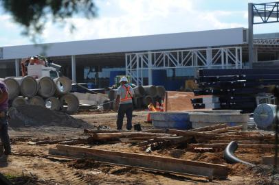  CAXIAS DO SUL, RS, BRASIL, 28/02/2019. Obras na Havan. A loja abriu processo de seleção para 100 vagas de trabalho em Caxias. A abertura da empresa está prevista para o início de maio e contratação ocorre por meio do Sine. (Porthus Junior/Agência RBS)