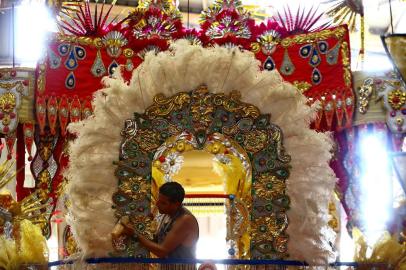  PORTO ALEGRE - BRASIL - Preparação das escolas para o Carnaval de Porto Alegre. (FOTO: LAURO ALVES)