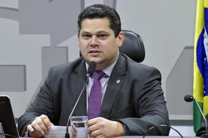 Comissão de Meio Ambiente (CMA) realiza reunião para discussão e votação das propostas de emendas desta comissão ao Projeto de Lei do Congresso Nacional nº 27 de 2018 (Projeto da Lei Orçamentária Anual para o exercício financeiro de 2019 - PLOA/2019). À mesa, presidente da CMA, senador Davi Alcolumbre (DEM-AP).Foto: Geraldo Magela/Agência Senado