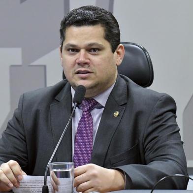 Comissão de Meio Ambiente (CMA) realiza reunião para discussão e votação das propostas de emendas desta comissão ao Projeto de Lei do Congresso Nacional nº 27 de 2018 (Projeto da Lei Orçamentária Anual para o exercício financeiro de 2019 - PLOA/2019). À mesa, presidente da CMA, senador Davi Alcolumbre (DEM-AP).Foto: Geraldo Magela/Agência Senado