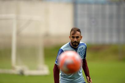 CAXIAS DO SUL, RS, BRASIL, 12/03/2019Treino do SER Caxias no centenário.Eduardo Diniz, lateral esquerdo (Lucas Amorelli/Agência RBS)