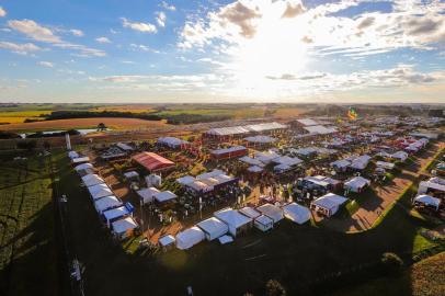  NÃO-ME-TOQUE, RS, BRASIL - 14/03/2019 - Ambiental do quarto dia da Expodireto 2019. Fotos aéreas da Expodireto.